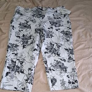 Floral Print Women's Capris
